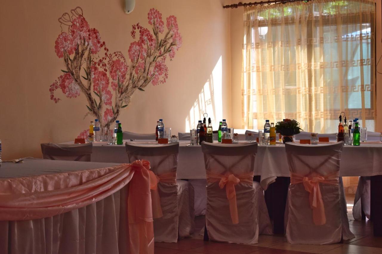 בנקיה Hotel Jeravna מראה חיצוני תמונה