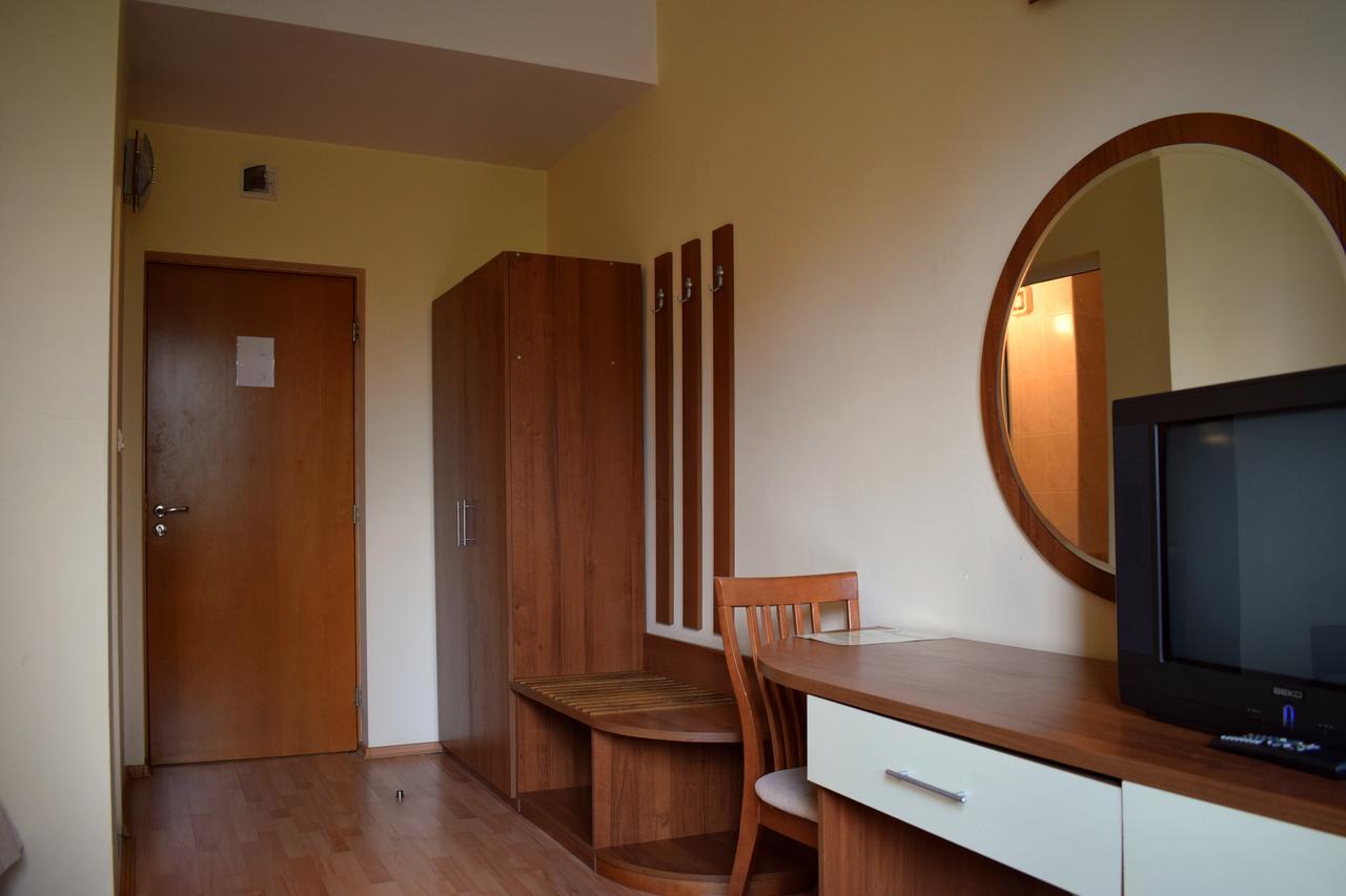 בנקיה Hotel Jeravna מראה חיצוני תמונה