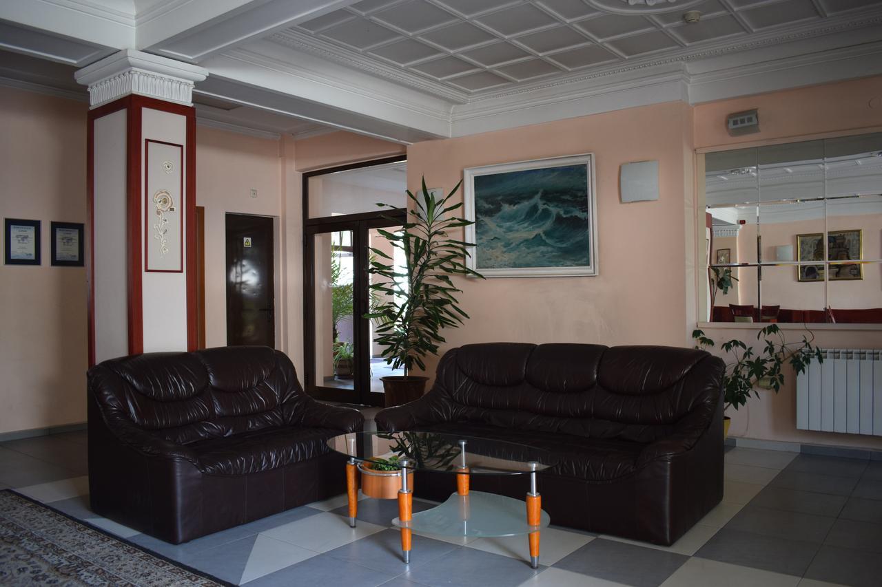 בנקיה Hotel Jeravna מראה חיצוני תמונה