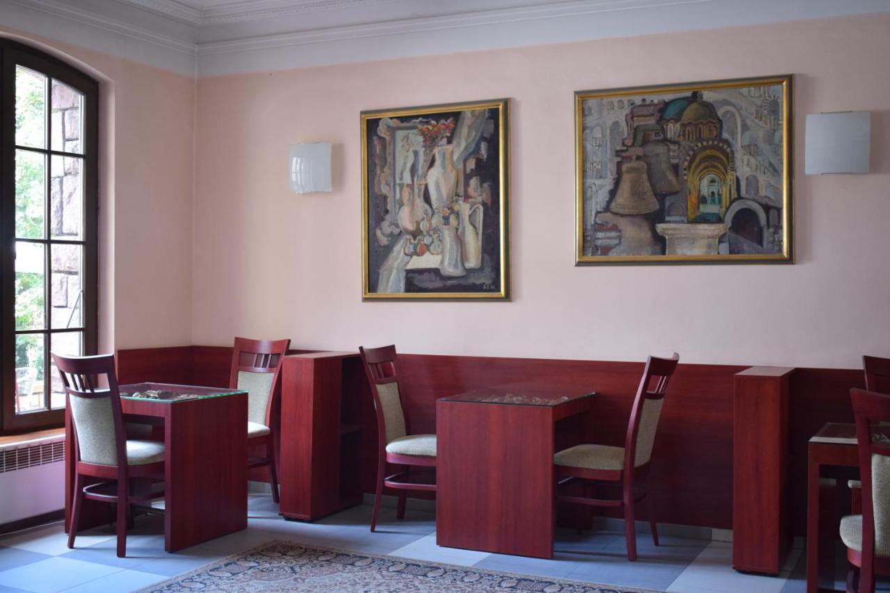 בנקיה Hotel Jeravna מראה חיצוני תמונה