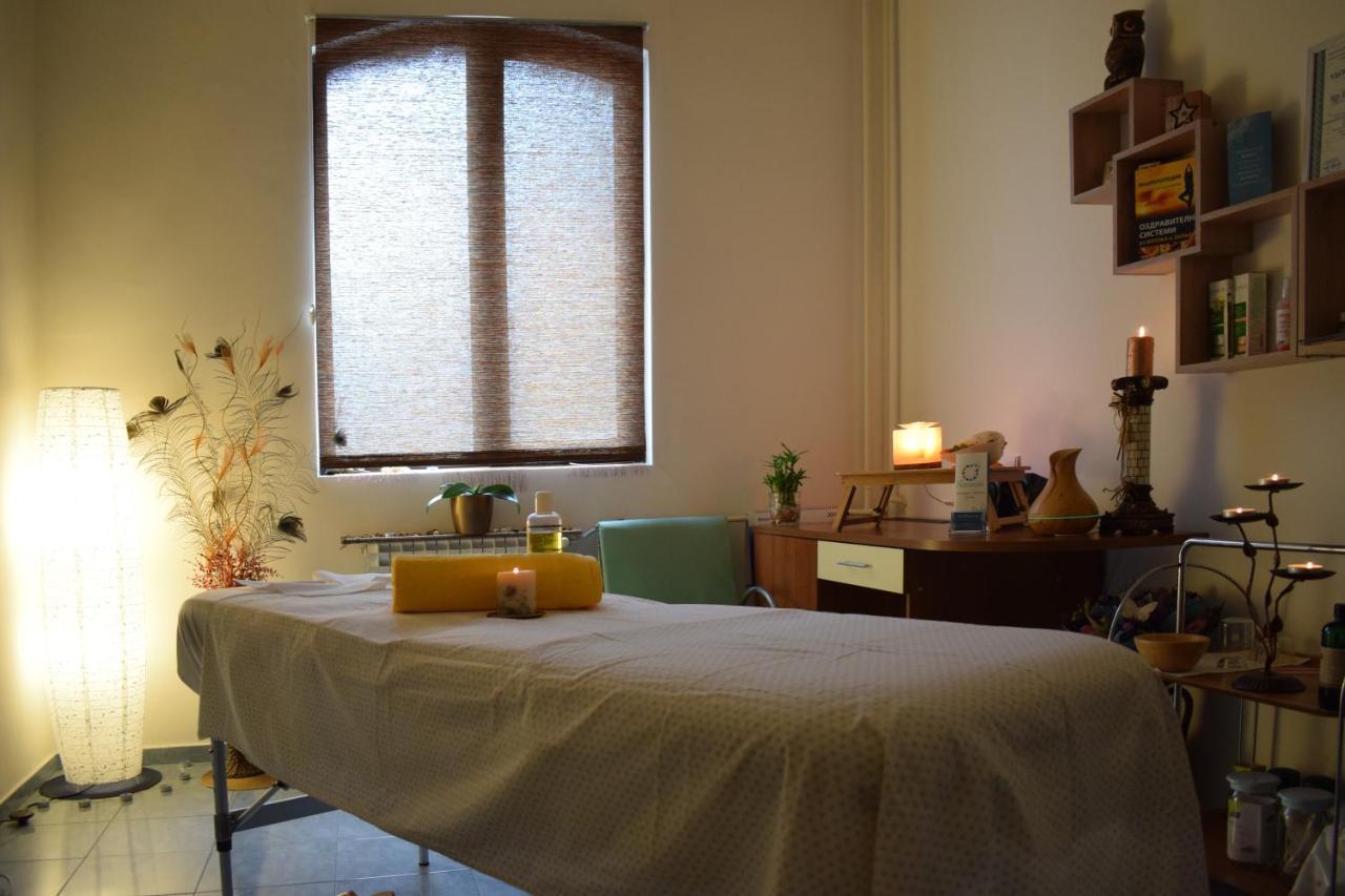 בנקיה Hotel Jeravna מראה חיצוני תמונה