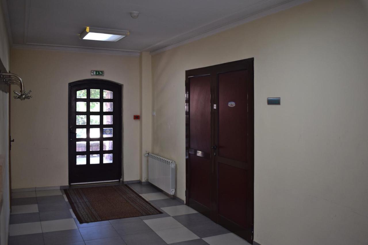 בנקיה Hotel Jeravna מראה חיצוני תמונה